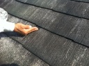 屋根の縁切りタスペーサー挿入